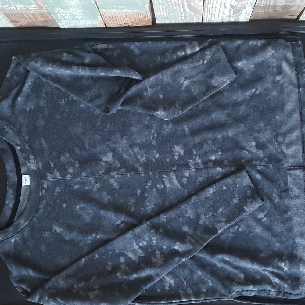 Old Navy Womens Active Top. Stormy Black Gray. Size Small.